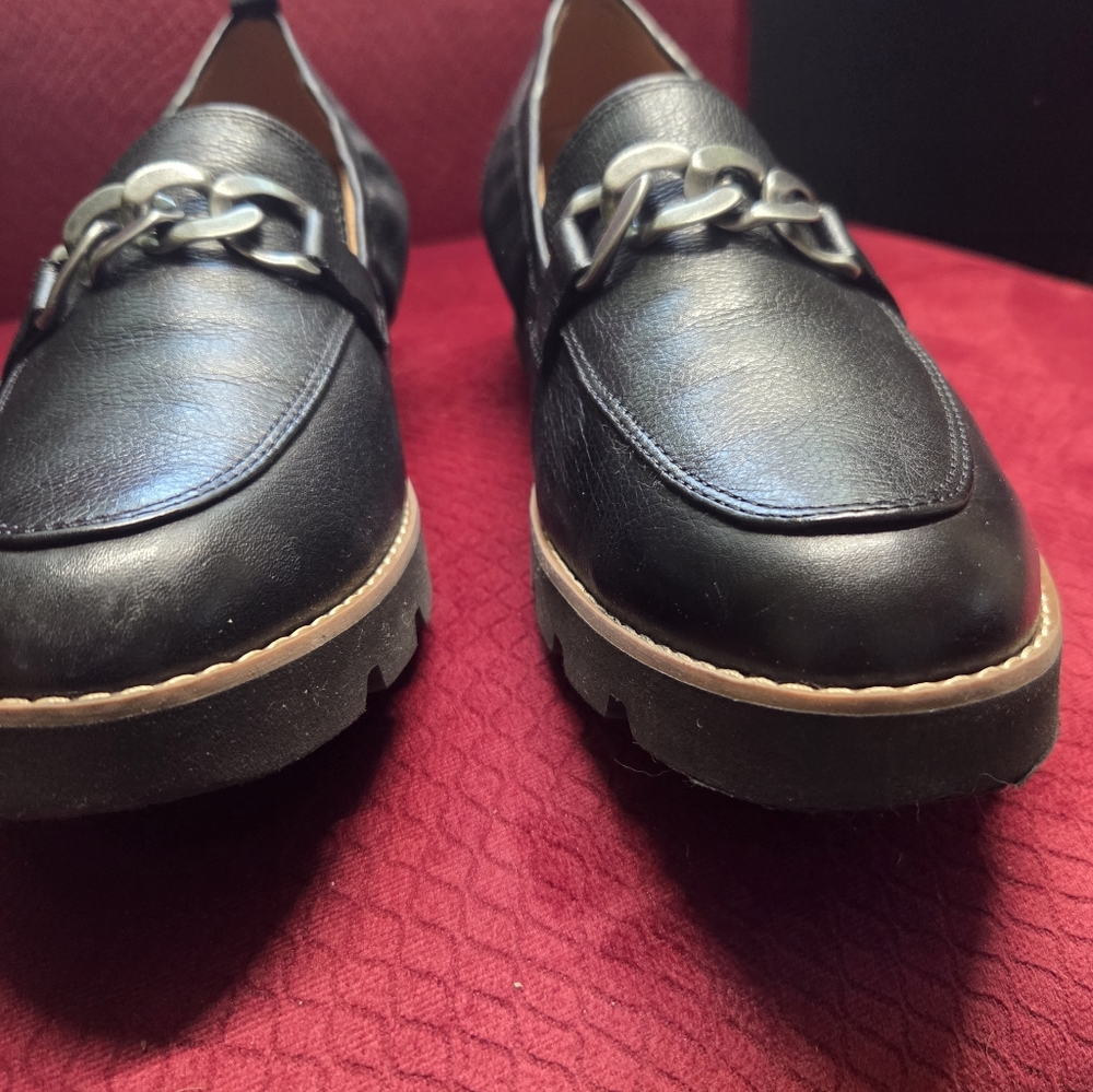 Vionic Loafers Size 10 - Picture 3 of 7